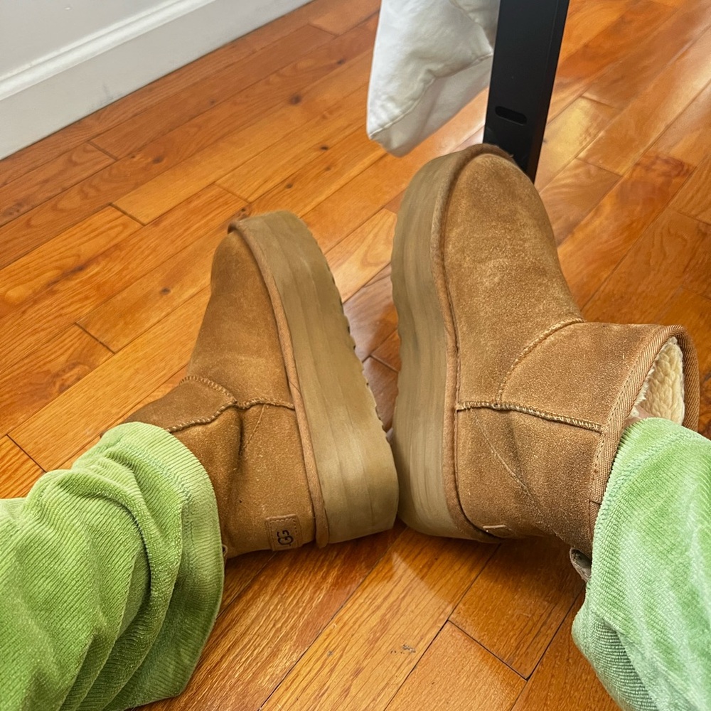 Platform uggs classic mini